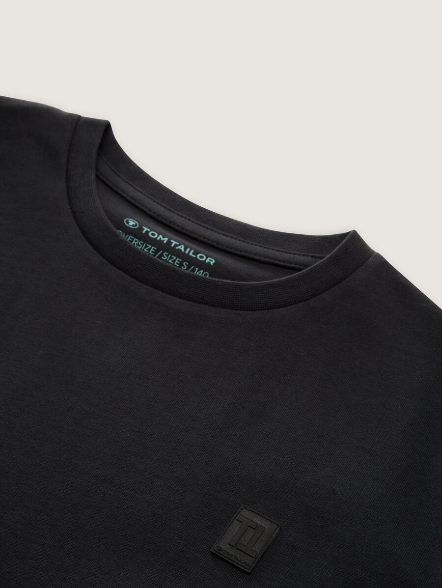 oversized t-shirt