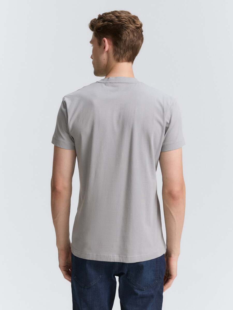slim fit t-shirt with stretch