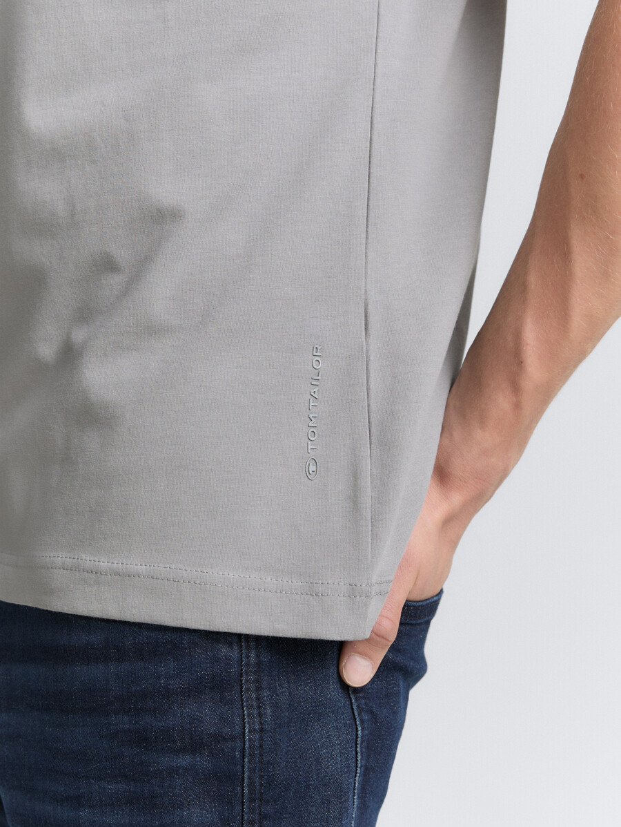 slim fit t-shirt with stretch