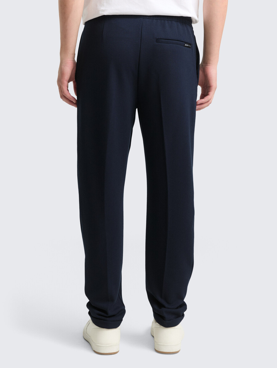 tttapered trousers