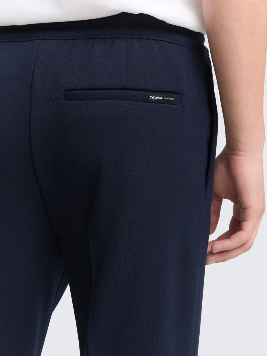 tttapered trousers