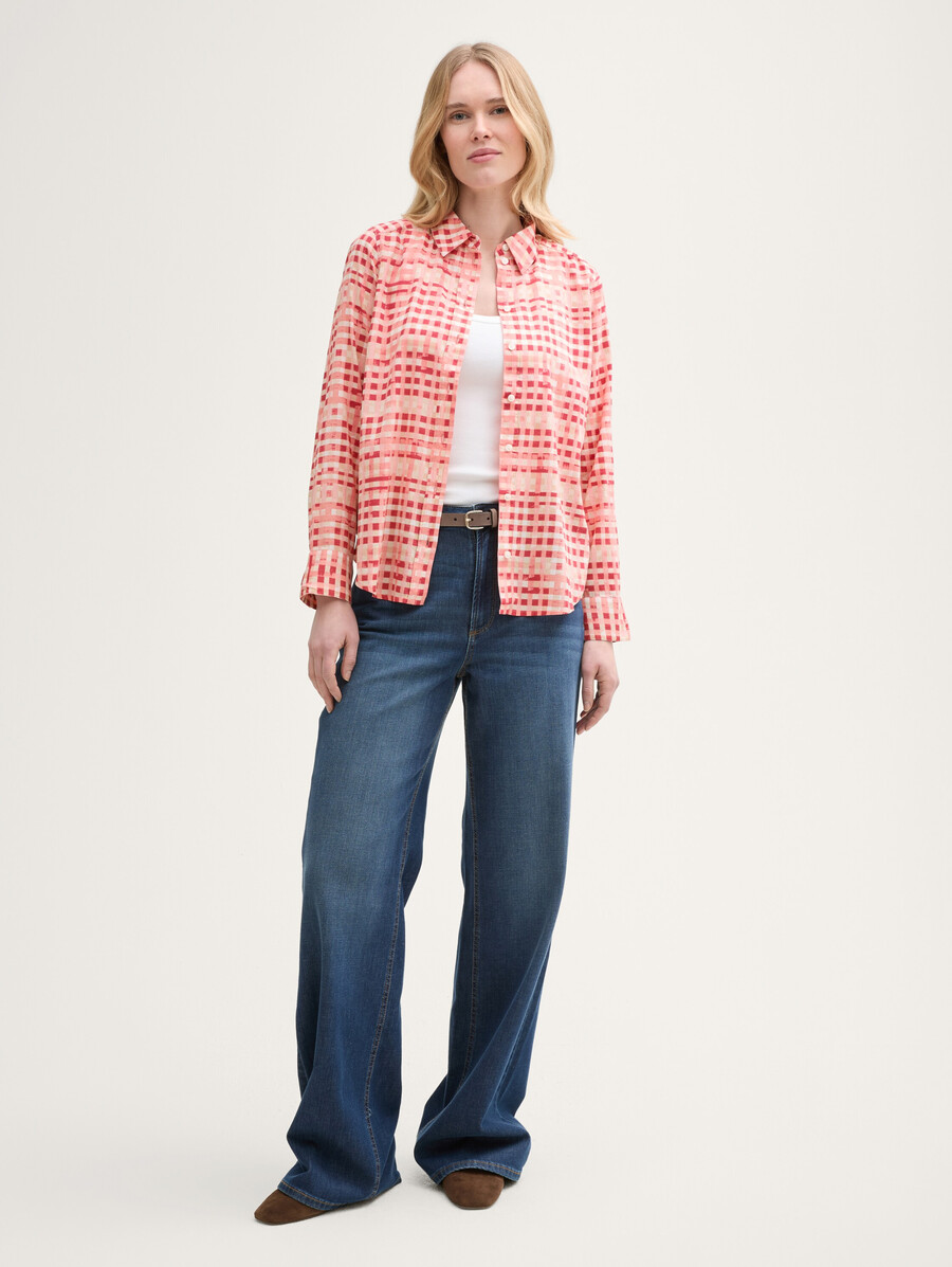 blouse with pattern