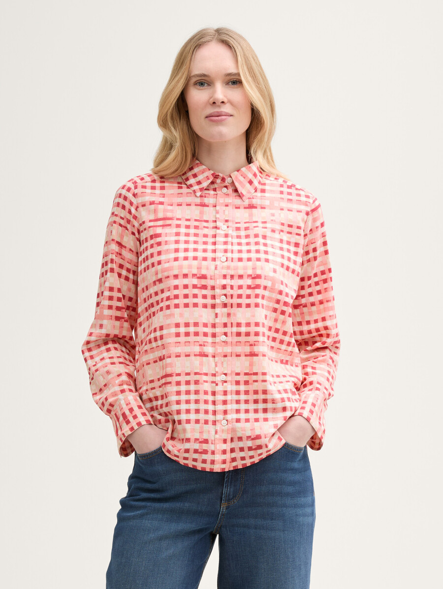 blouse with pattern