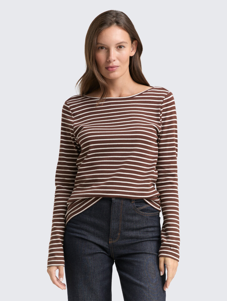 long-sleeved shirt with striped pattern