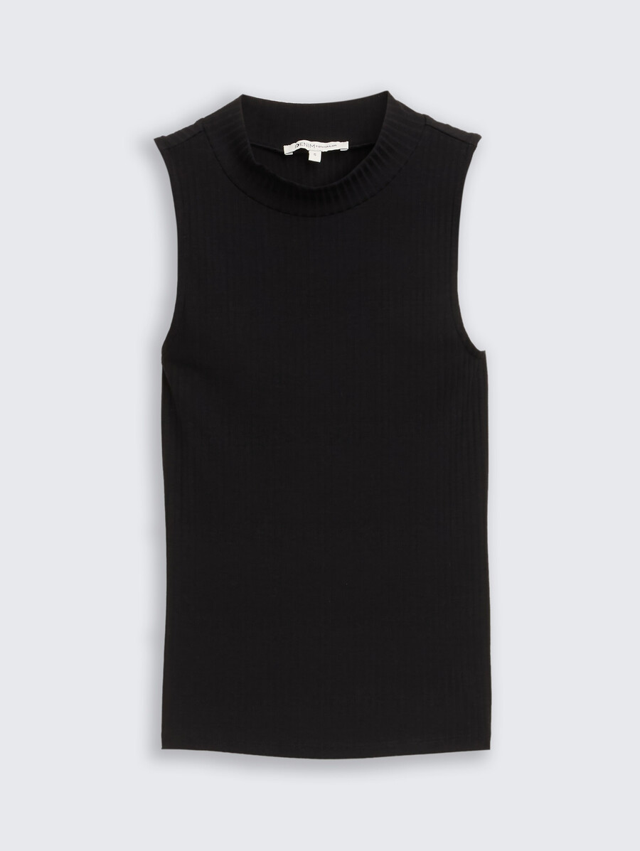 ribbed top with stand-up collar